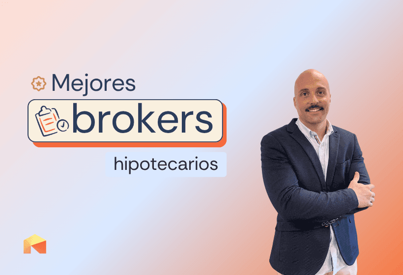 Mejores brokers hipotecarios en España: banner con texto destacado y asesor financiero sonriente con traje cruzado de brazos.
